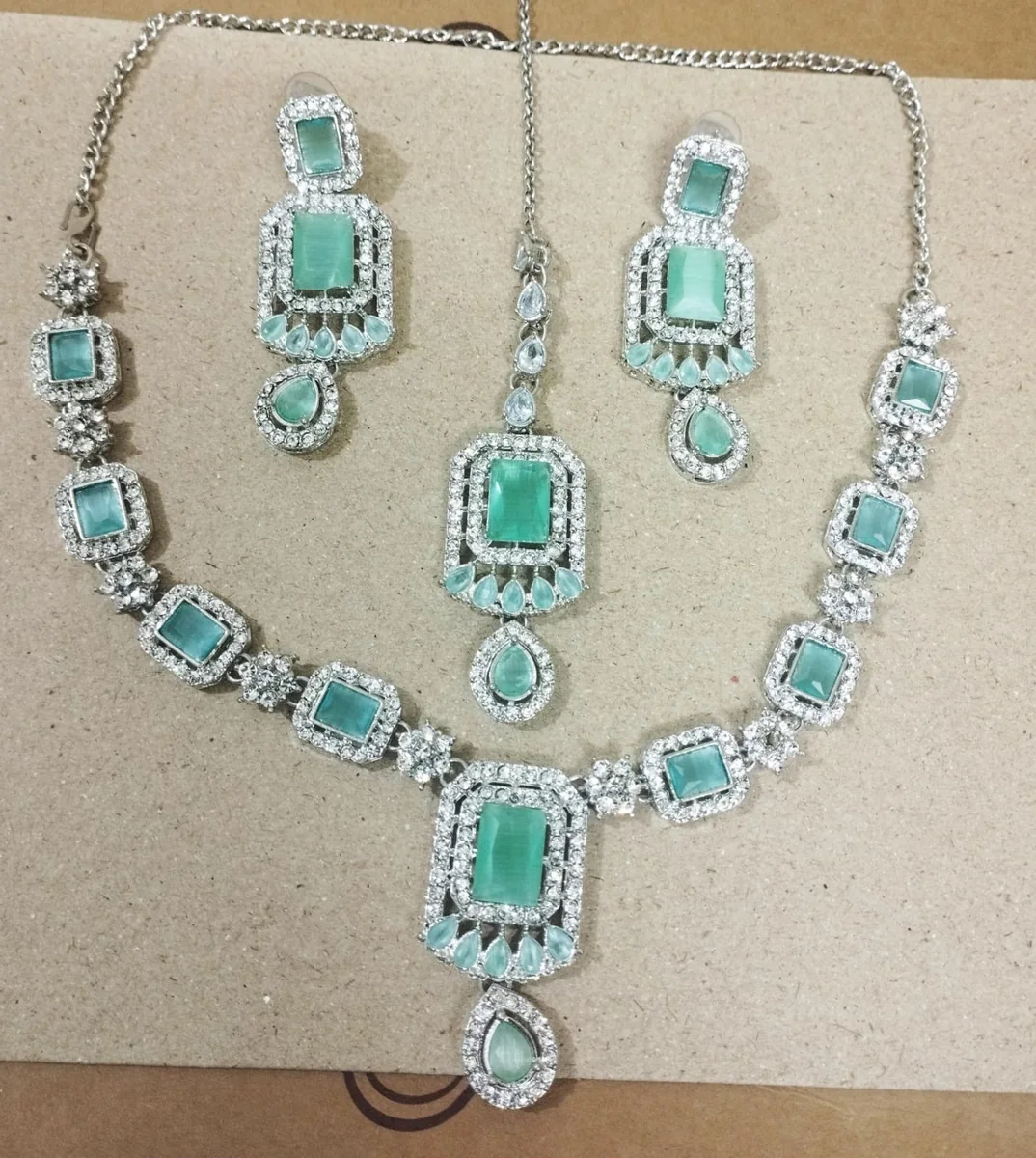 Salma Kiran jewellery detail