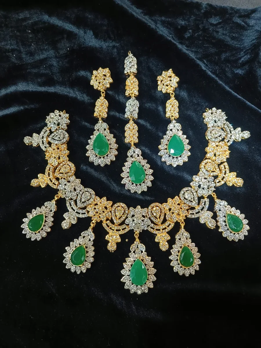 Festive jewellery